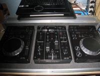 winfakt-s-DJ-Booth-Nov-11
